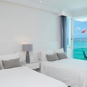 Nuevo estudio frente al mar, recién remodelado